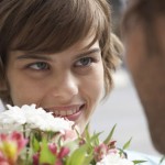 Pareja-amor_de_primavera-ramo_de_flores-conquista-getty_MUJIMA20110920_0046_6